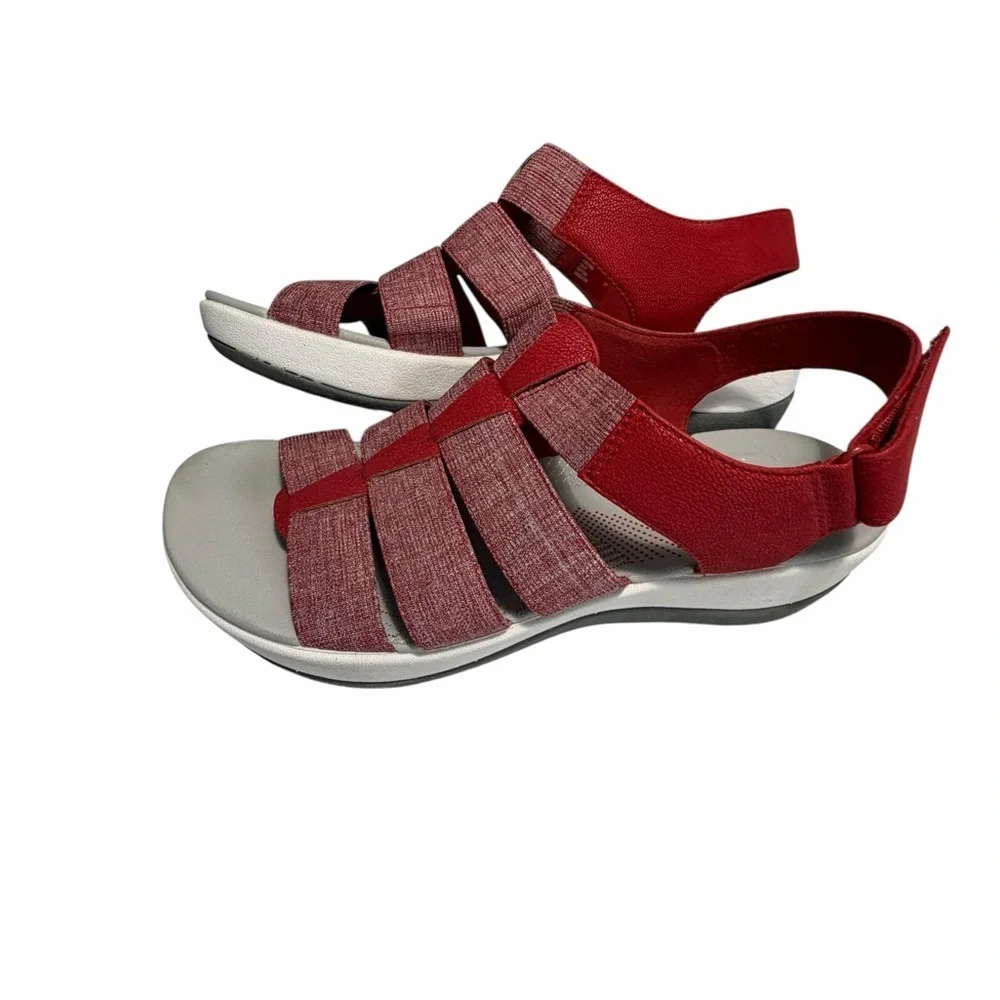 Clarks Cloudstepper  Red Elastic Strap Sandals Womens Sz 7.5